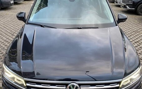 Volkswagen Tiguan II, 2019 год, 3 200 000 рублей, 4 фотография