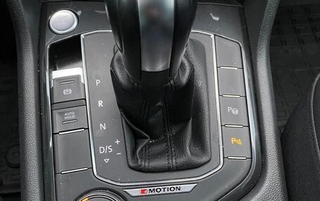 Volkswagen Tiguan II, 2019 год, 3 200 000 рублей, 20 фотография