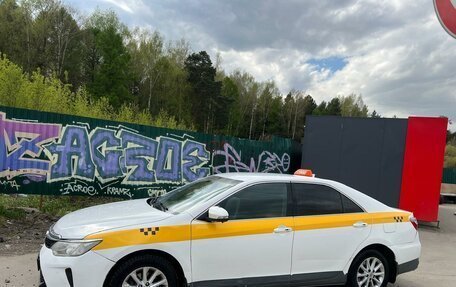 Toyota Camry, 2017 год, 1 290 000 рублей, 8 фотография