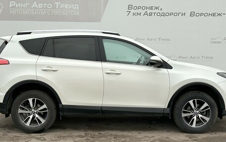 Toyota RAV4, 2017 год, 2 220 000 рублей, 6 фотография