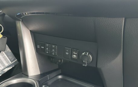 Toyota RAV4, 2017 год, 2 220 000 рублей, 13 фотография