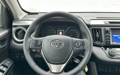Toyota RAV4, 2017 год, 2 220 000 рублей, 12 фотография