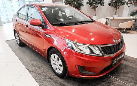 KIA Rio III рестайлинг, 2013 год, 658 000 рублей, 3 фотография