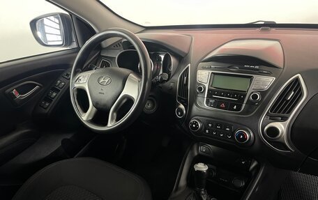 Hyundai ix35 I рестайлинг, 2013 год, 1 099 000 рублей, 15 фотография