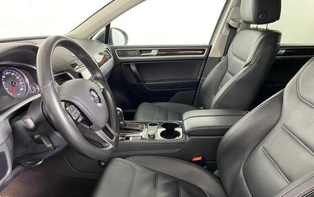 Volkswagen Touareg III, 2011 год, 1 649 000 рублей, 8 фотография