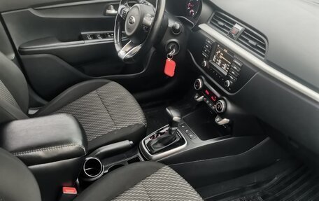 KIA Rio IV, 2017 год, 1 300 000 рублей, 10 фотография