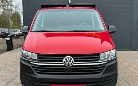 Volkswagen Transporter T6 рестайлинг, 2019 год, 3 799 000 рублей, 2 фотография