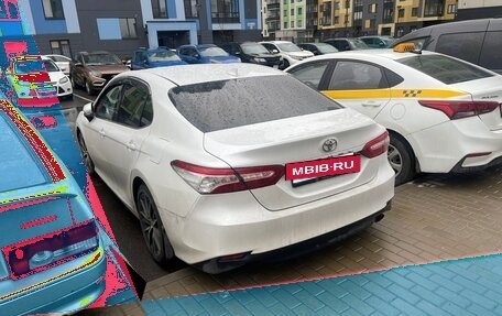 Toyota Camry, 2021 год, 3 250 000 рублей, 10 фотография