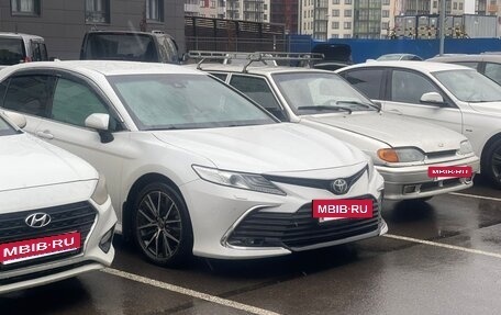Toyota Camry, 2021 год, 3 250 000 рублей, 2 фотография