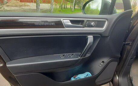 Volkswagen Touareg III, 2015 год, 2 800 000 рублей, 19 фотография