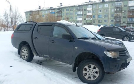Mitsubishi L200 IV рестайлинг, 2012 год, 950 000 рублей, 1 фотография