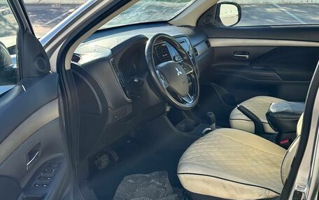Mitsubishi Outlander III рестайлинг 3, 2015 год, 1 495 990 рублей, 2 фотография