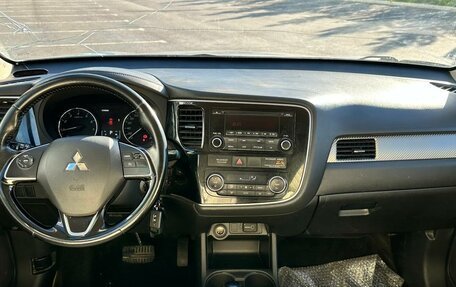 Mitsubishi Outlander III рестайлинг 3, 2015 год, 1 495 990 рублей, 3 фотография