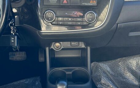 Mitsubishi Outlander III рестайлинг 3, 2015 год, 1 495 990 рублей, 5 фотография