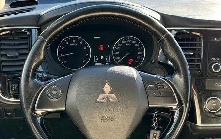 Mitsubishi Outlander III рестайлинг 3, 2015 год, 1 495 990 рублей, 4 фотография