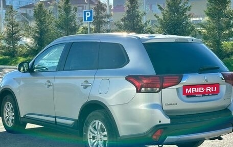Mitsubishi Outlander III рестайлинг 3, 2015 год, 1 495 990 рублей, 9 фотография