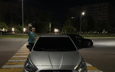 Hyundai Solaris II рестайлинг, 2014 год, 870 000 рублей, 4 фотография