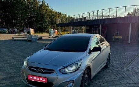 Hyundai Solaris II рестайлинг, 2014 год, 870 000 рублей, 5 фотография