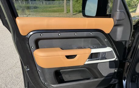 Land Rover Defender II, 2022 год, 7 700 000 рублей, 12 фотография