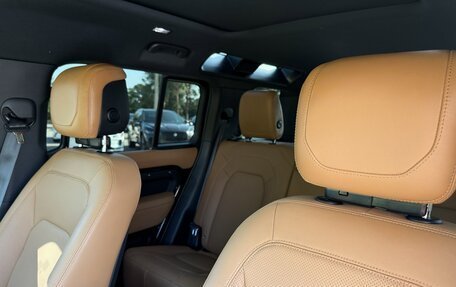 Land Rover Defender II, 2022 год, 7 700 000 рублей, 21 фотография
