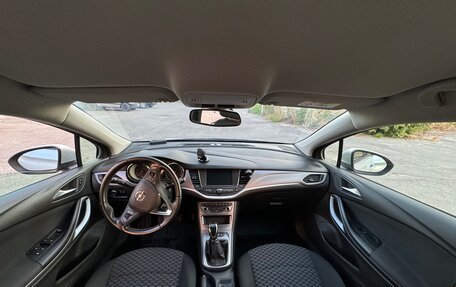 Opel Astra K, 2019 год, 1 450 000 рублей, 13 фотография