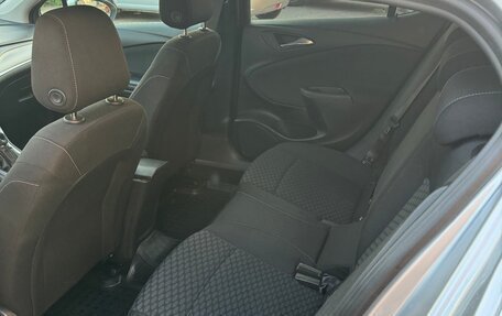 Opel Astra K, 2019 год, 1 450 000 рублей, 15 фотография