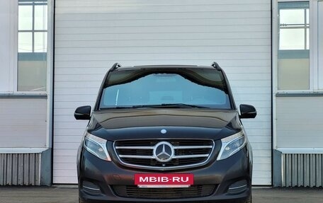 Mercedes-Benz V-Класс, 2017 год, 3 699 000 рублей, 2 фотография