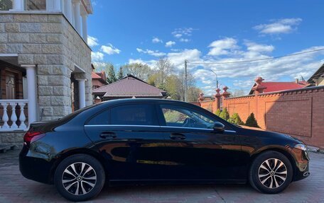 Mercedes-Benz A-Класс, 2020 год, 2 500 000 рублей, 7 фотография