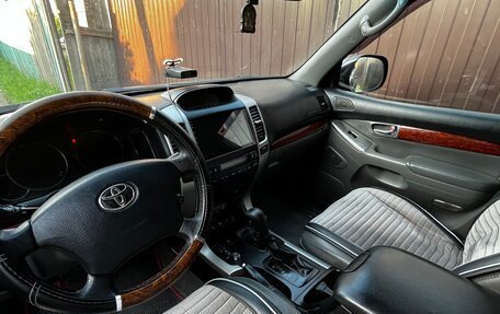 Toyota Land Cruiser Prado 120 рестайлинг, 2006 год, 1 600 000 рублей, 2 фотография
