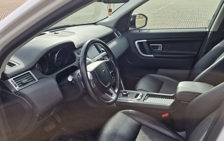 Land Rover Discovery Sport I рестайлинг, 2017 год, 2 300 000 рублей, 7 фотография