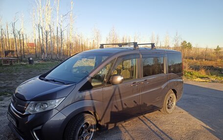 Honda Stepwgn IV, 2016 год, 1 400 000 рублей, 2 фотография