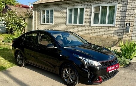 KIA Rio IV, 2021 год, 1 750 000 рублей, 2 фотография