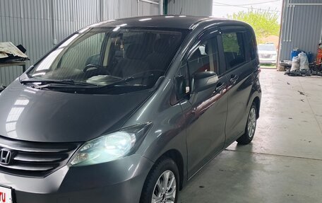 Honda Freed I, 2010 год, 950 000 рублей, 2 фотография