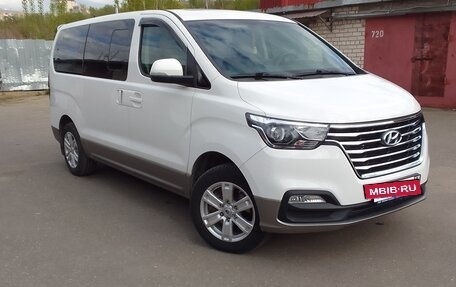 Hyundai Grand Starex Grand Starex I рестайлинг 2, 2018 год, 4 100 000 рублей, 4 фотография
