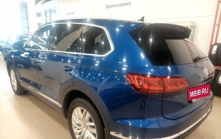 Volkswagen Touareg III, 2018 год, 4 699 000 рублей, 6 фотография