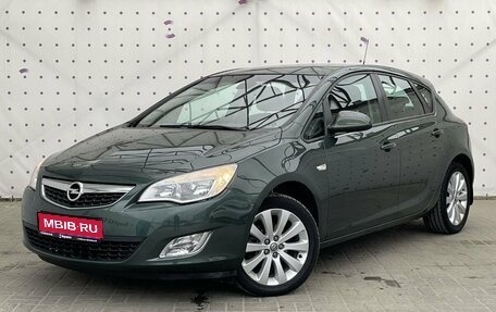 Opel Astra J, 2011 год, 895 000 рублей, 1 фотография