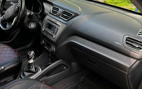 KIA Rio III рестайлинг, 2011 год, 695 000 рублей, 24 фотография