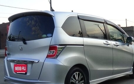Honda Freed I, 2014 год, 1 390 000 рублей, 5 фотография