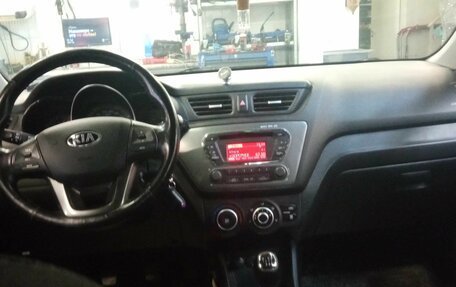 KIA Rio III рестайлинг, 2014 год, 840 000 рублей, 5 фотография