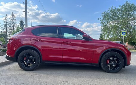 Alfa Romeo Stelvio, 2018 год, 2 850 000 рублей, 5 фотография
