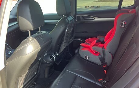 Alfa Romeo Stelvio, 2018 год, 2 850 000 рублей, 10 фотография