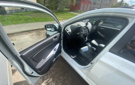 Hyundai Solaris II рестайлинг, 2013 год, 650 000 рублей, 4 фотография