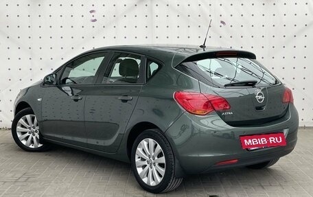 Opel Astra J, 2011 год, 895 000 рублей, 5 фотография