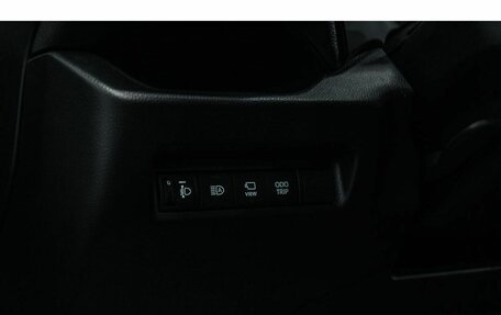 Toyota RAV4, 2025 год, 4 880 000 рублей, 26 фотография