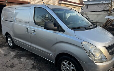 Hyundai Grand Starex Grand Starex I рестайлинг 2, 2008 год, 730 000 рублей, 2 фотография