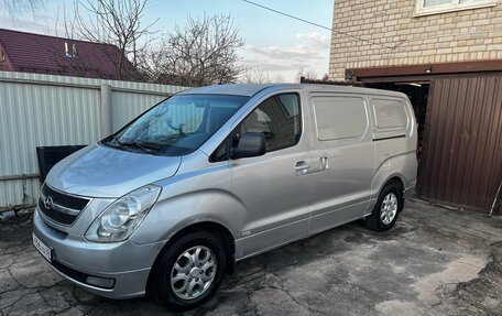 Hyundai Grand Starex Grand Starex I рестайлинг 2, 2008 год, 730 000 рублей, 3 фотография