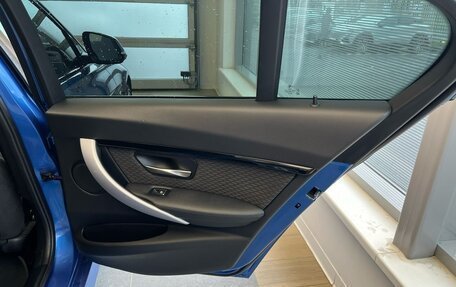 BMW 3 серия, 2017 год, 2 200 000 рублей, 12 фотография