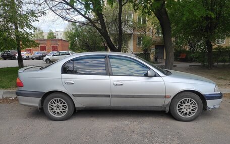 Toyota Avensis III рестайлинг, 2000 год, 450 000 рублей, 3 фотография