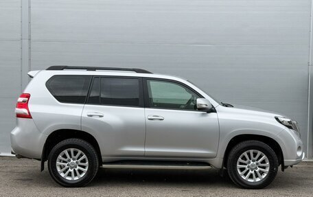 Toyota Land Cruiser Prado 150 рестайлинг 2, 2014 год, 3 585 000 рублей, 5 фотография