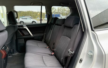 Toyota Land Cruiser Prado 150 рестайлинг 2, 2014 год, 3 585 000 рублей, 9 фотография